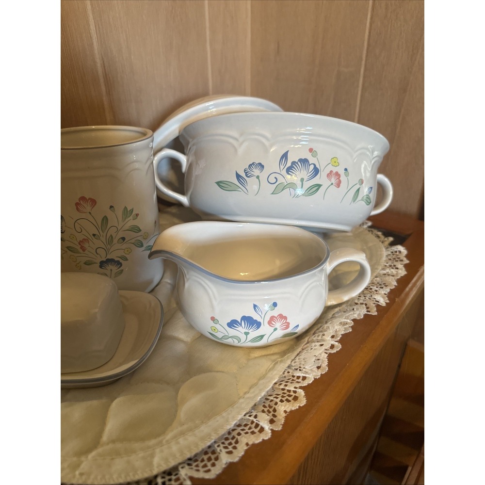 Hearthside  Floral‎ Expressions Dinnerware - Picture 3 of 5